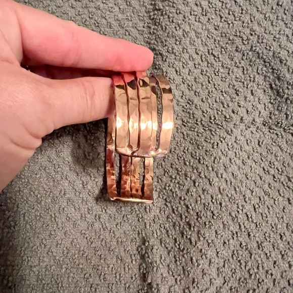Copper cuff bracelet - Picture 5 of 5